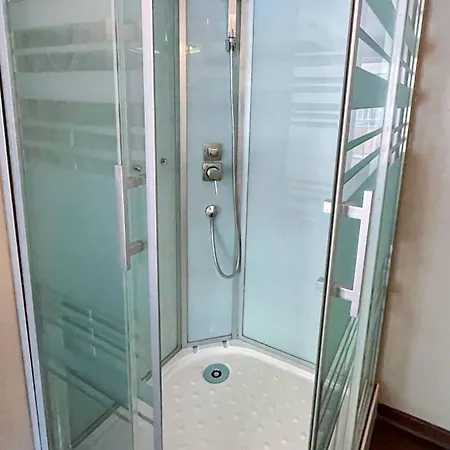 Modern 1 Bedroom *