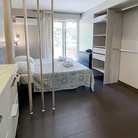 Modern 1 Bedroom *