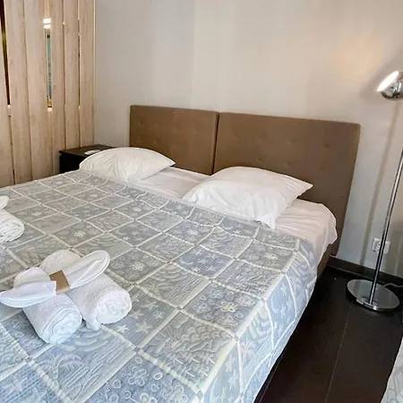 Modern 1 Bedroom