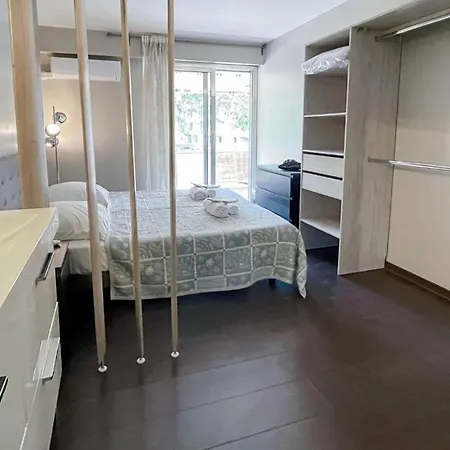 Modern 1 Bedroom *